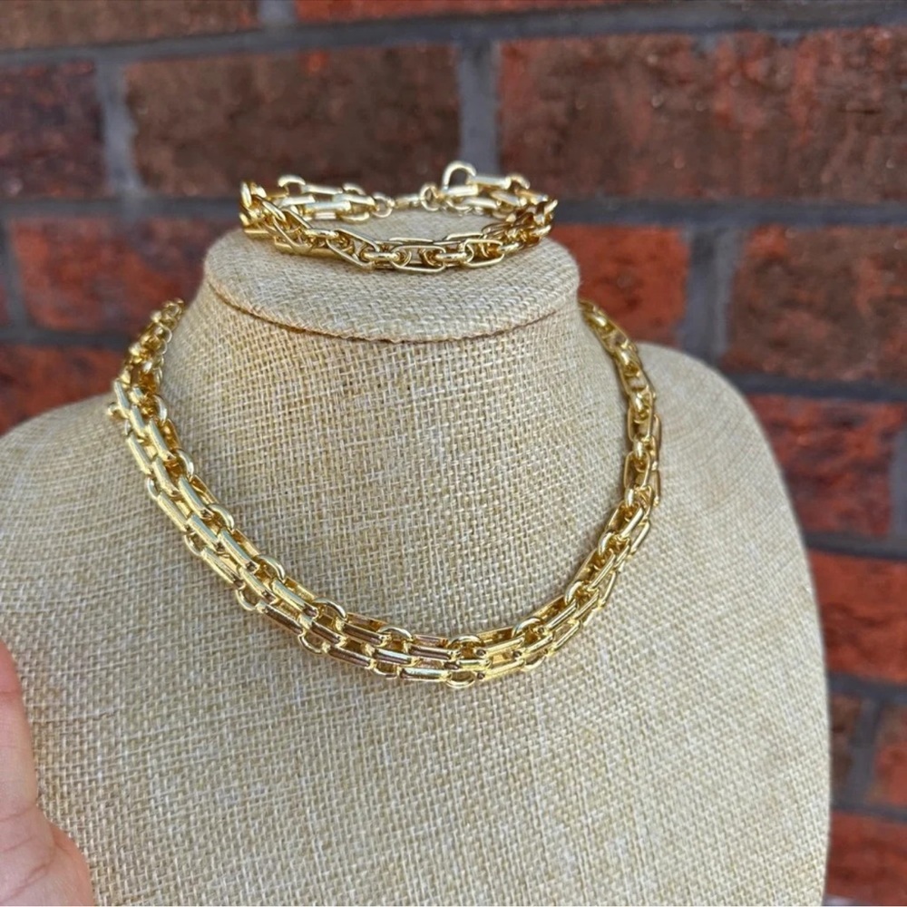 Gold Chain Necklace and bracelet Set - Picture 5 of 10